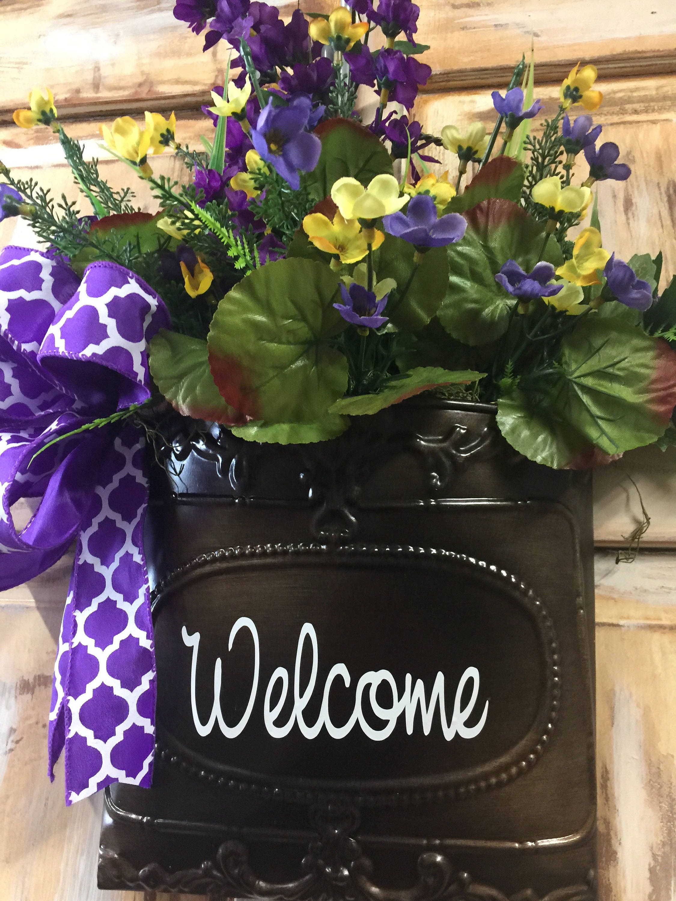 Metal door basket, Wall Basket, Floral Arrangement, Door Hanger, Door Wreath