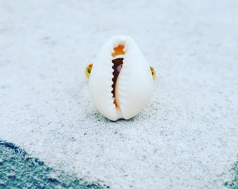 Cowrie ring - golden brass ring - gold ring - adjustable ring - ethnic jewelry - gift for her - gift - ring