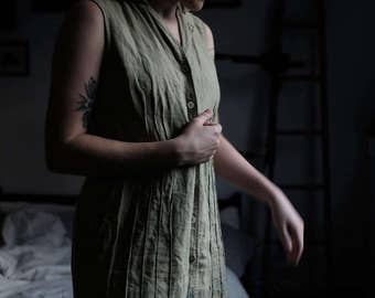 Green Linen Dress | Button Front | USA | Small-Medium