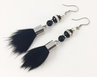 Boucles d'oreilles avec pompom de fourrure recyclé