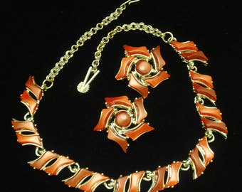 Red Thermoset Necklace and Earrings Set Vintage