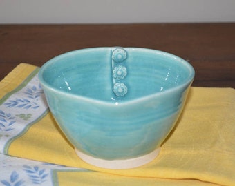 heart-shaped bowl, aqua bowl, pottery bowl, green pottery, rice bowl, noodle bowl, cereal bowl