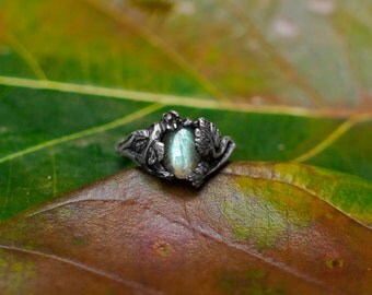 Sterling Silver Labradorite Ring "Daisy" MADE TO ORDER, labradorite engagement ring,delicate ring,flower ring, antique ring