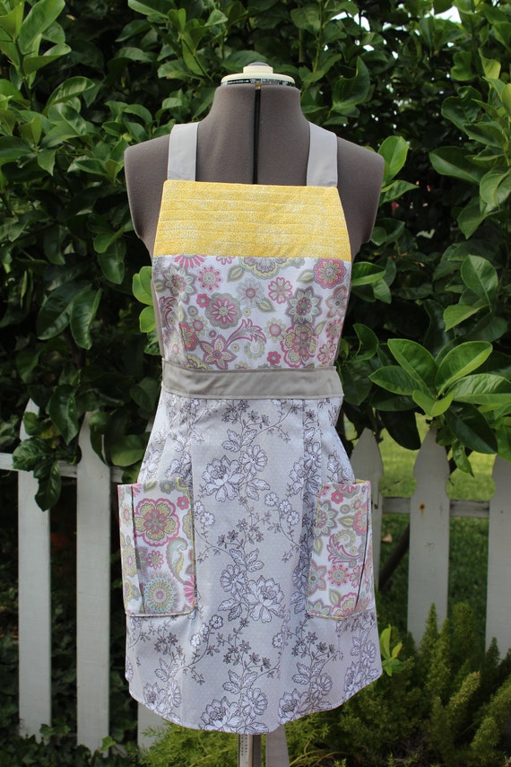 Full Apron Anthropologie style Vintage Retro Apron Pink and