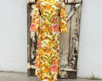 Gorgeous 1960s Floral Bell Sleeved Dress Small/Medium