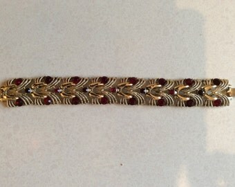 Red paste and heavy gilt 1950s bracelet