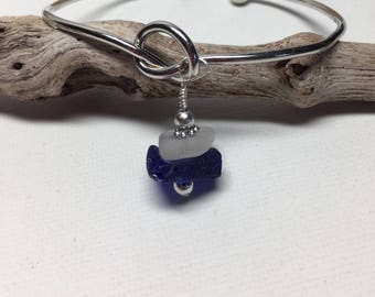 Sterling Silver Cape Cod Style Knotted Bracelet with Hand-wired Stacked Sea Glass Cairn. Measures 8", Lovely Gift!
