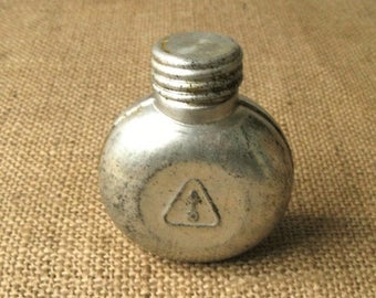Vintage Gun Oil Can, Military Oil Tin, Metal Container, Oil Tin Bottle