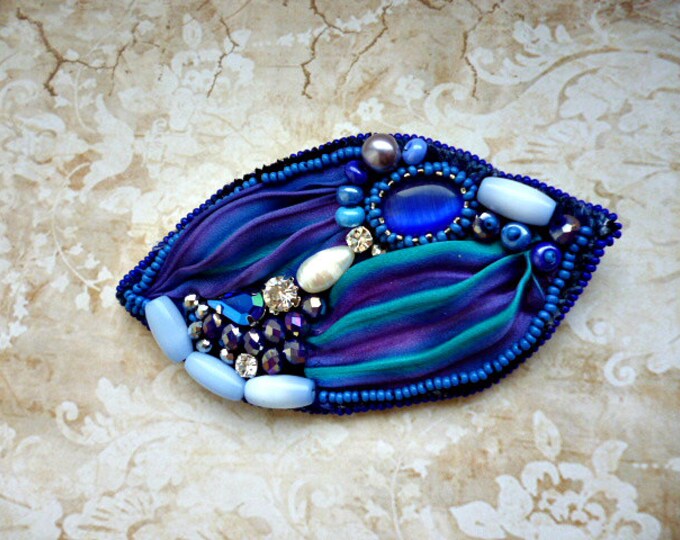 Silk shibori brooch Bead embroidered Brooch Blue Purple Jewellery Cat's-eye Pearl Crystal Gift for her Beadwork Ooak seed beaded jewelry