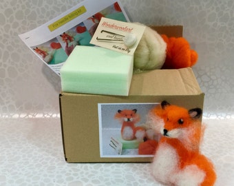 Fox needle felting kit, fox DIY kit, woodland needle felting kit, forest needle felting kit, needle felting kit, Waldorf kit, fox doll, fox