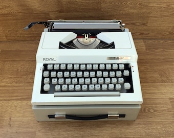 Portable typewriter Working typewriter Manual typewriter Royal Safari IV model Vintage typewriter Collectible typewriter Made in Bulgaria