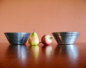 2 Silver Tiered Beehive Bowls, International Silver Co, Tarnished Silver Plated Metal Bowls, Fruit Bowls, Metal Planters, Industrial Decor