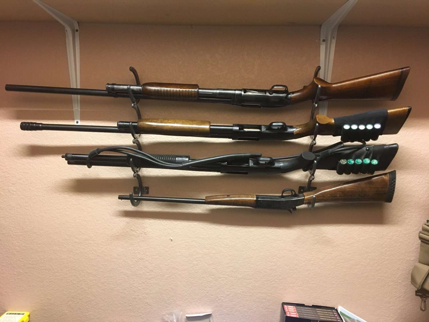 Horseshoe Gun Rack