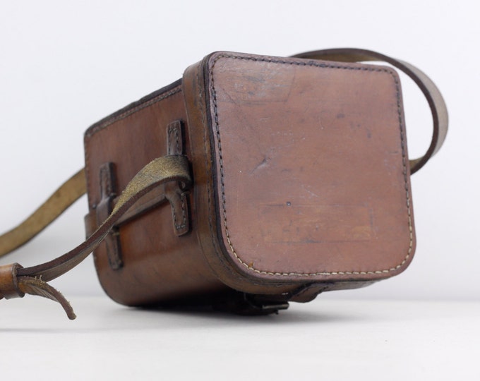 Vintage leather bag, saddle leather shoulderbag, sturdy leather cross body bag, unisex brown leather satchel, lunchbag, camera case