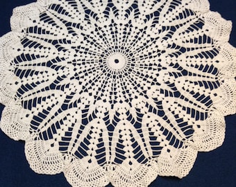 Large vintage thread crochet doily in white, a lovely pattern.