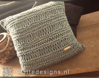 living pillow/cushion/pillow 40 x 40 cm ornamental knitted greenish grey