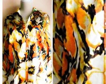 Green Ice vintage haberdasher, made iridescent colours are flamboyant !