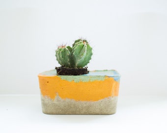 Pot à cactus ou plantes grasses en béton // rectangulaire // vert jaune et bleu