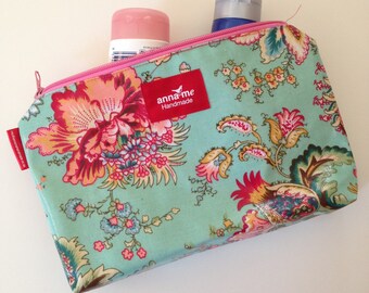 Pretty Make-up Pouch For Her, Cosmetics Travel Bag, Soft Floral Print, Gift for Wife, Christmas Gift Idea, Make-up Lover Gift Cosmetics Bag