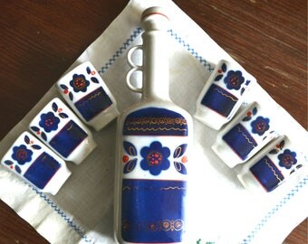 Porcelain Soviet Dekor.Vintage Soviet Decor.Made in the USSR.Soviet Decanter.Porcelain glasses.A set of wine glasses.A gift to father