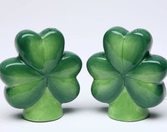 Shamrock Salt and Pepper Shaker Set (10494)