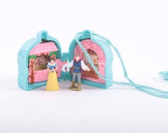 Snow White, Disney, Polly Pocket like Toy, Prince and Princess, Play Set, Necklace ~ The Pink Room ~ 161218