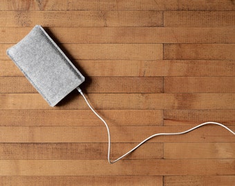 Simple iPhone Case - Grey Felt for iPhone 7, iPhone 7 Plus and iPhone SE - Made in the USA of 100% wool felt