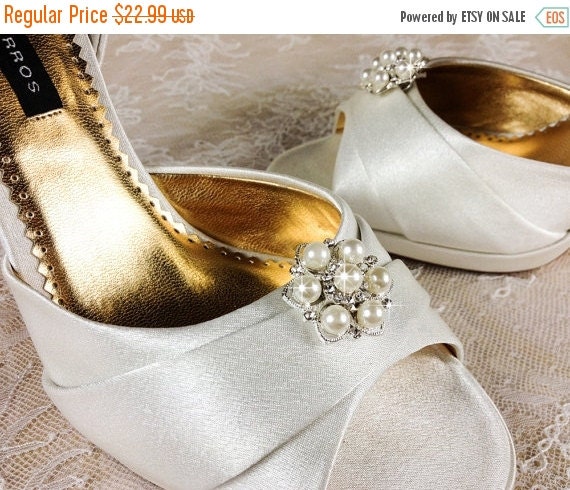 SALE 15% Bridal Shoe Clip Crystal Shoe clip Weddding by VioGemini