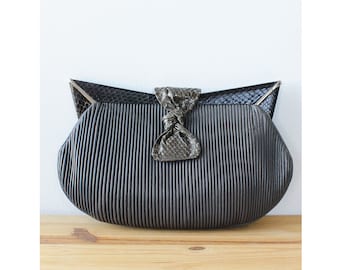 Gray Leather Clutch • Vintage Clutch • 80s Purse • Avant Garde Leather Clutch Purse • Snakeskin Leather Clutch Bag | B606