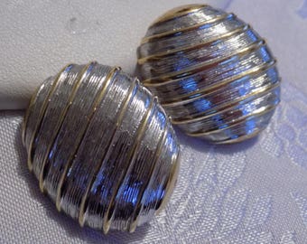 Vintage earrings, signed Oscar de la Renta earrings, designer clip-on earrings, vintage jewelry