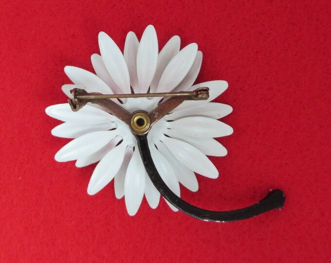 White Black Enamel Daisy Pin, Vintage Retro Flower Brooch Spring Summer Estate Costume Jewelry