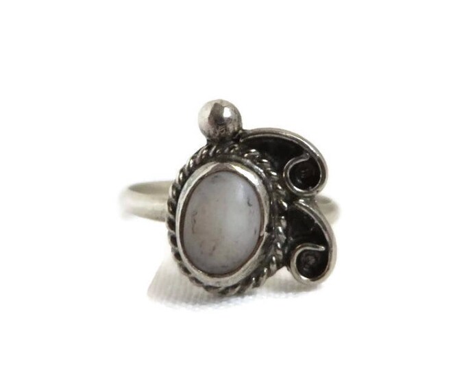 Vintage Navajo White Quartz Ring, Sterling Silver Native American Jewelry Size 4