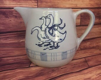 Large Louisville Stoneware 68 Oz Pitcher in Gaggle of Geese Pattern, country decor, kitchen decor, vintage kitchen, country kitchen, goose