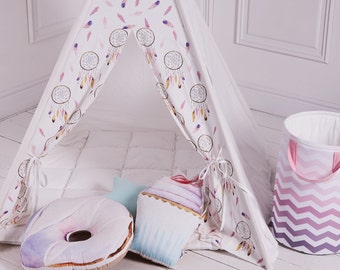 Kids Tepee with pink Dreamcatcers