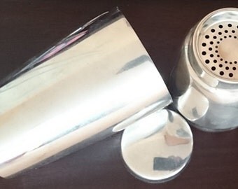 vintage Cocktail Shaker – BRUCKMANN – Germany – silver plate - DESIGN - martini shaker - 30s - Bauhaus - Industrial design - Barware