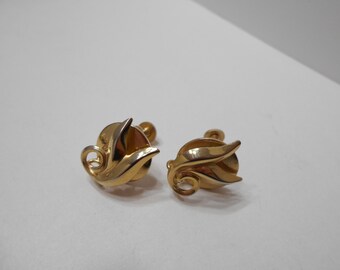 Vintage Gold Tone Screw Back Earrings (8147) Alice Jewelry Co.