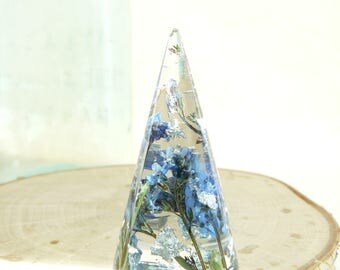 Ring Cone, Ring Holder, Real Flowers in Resin, Pressed Botanicals, Gifts under 40, Gifts for Bridesmaids, Forget me Not, Jewelry Storage