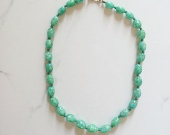 Vintage 1960s Green Glass Beaded Choker Necklace | Vintage Green Necklace