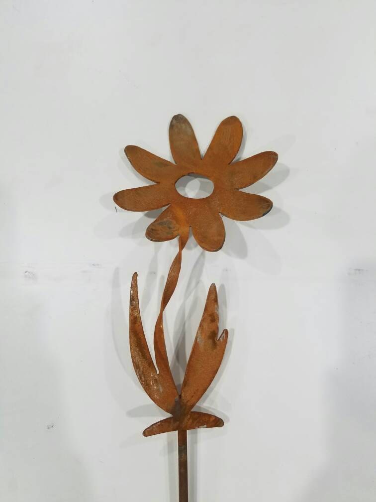 Twisted Metal Flower Stake Garden Gift Rustic Flowers Gardening Outdoor Yard Art Twisted Metal Flower Stake Garden Gift Rustic Flowers Gardening Outdoor Yard Art