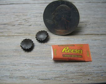 miniature 1/6 doll candy food playscale reeses cups easter chocolate blythe barbie dollhouse ruby red ellemeno pukifee mui chan lati yellow