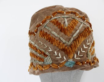 1920s Hat - 1920s Cloche Velvet Flapper Hat - Embroidered 1920s Hat