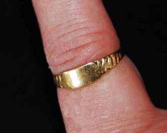 Vintage 10K Gold Ring, Signed 10K GID, Delicate Design, Wedding Band