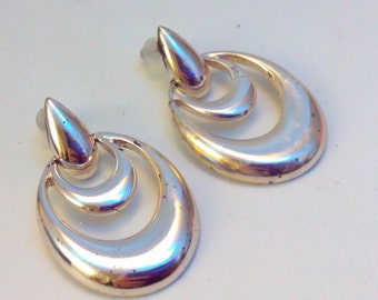 Vintage, a/f 3.6cm, Napier, Napier earrings, vintage earrings, drop earrings, silvertone earrings, silver tone earrings, dangle earrings,