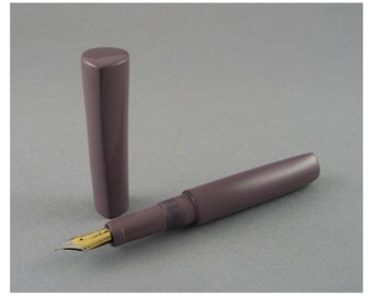 Sculpted model fountain pen