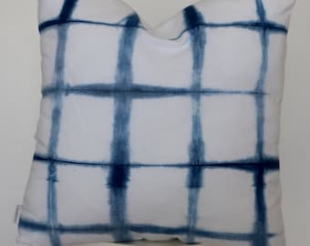 Shibori pillow // Indigo cushion // tie dye throw pillow