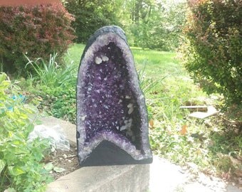 21.5" tall amethyst geode cathedral - 66 lbs