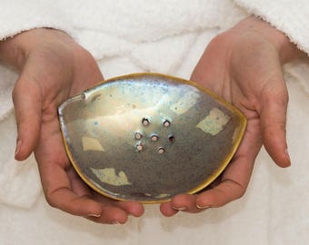 Ceramic soap dish,Bathroom vanity,soap holder,vanity decor,metalic glaze bowl,bathroom accessories,gift for her,valentines day gift idea
