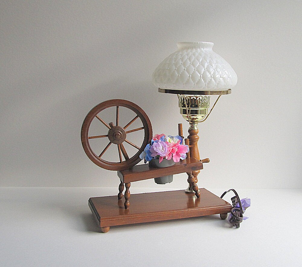 Vintage Spinning Wheel Lamp Wooden Lamp Farmhouse Lamp Wood