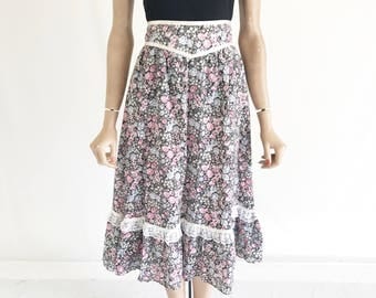 Vintage 70's GUnne Sax Style Prairie Skirt. Size Medium