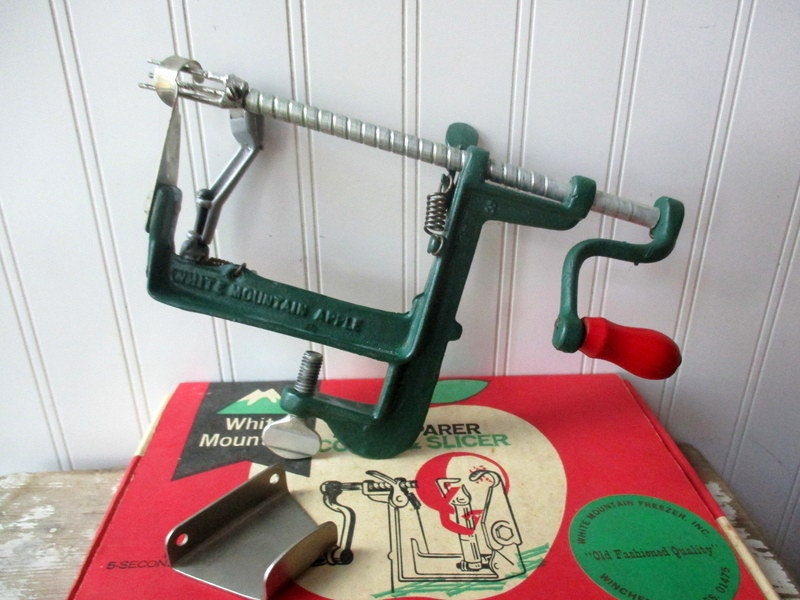 Vintage apple peeler white Mountain apple parer corer and slicer hand